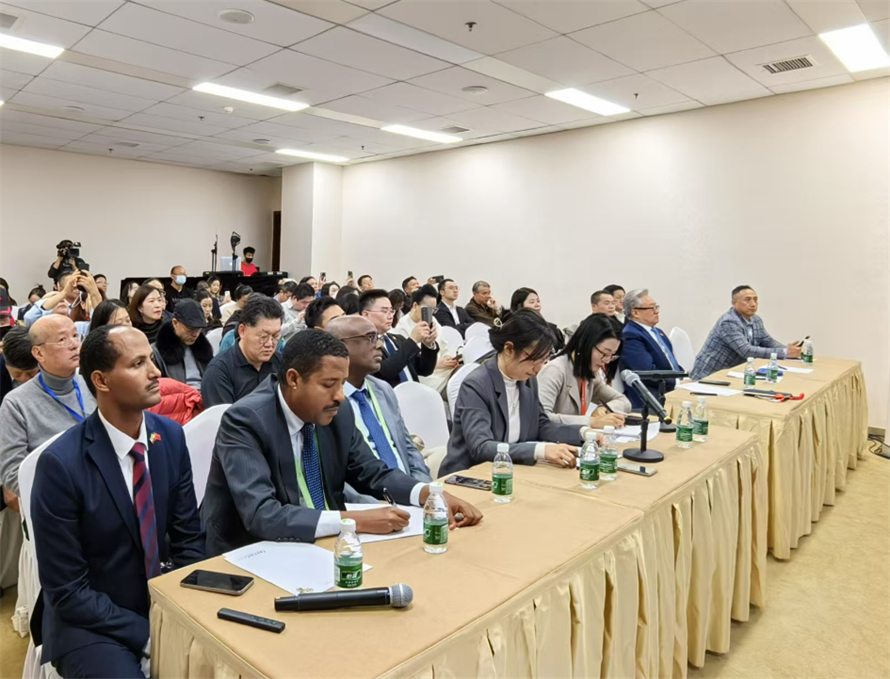 1753946673.jpg 1-24112R02A9392.jpg